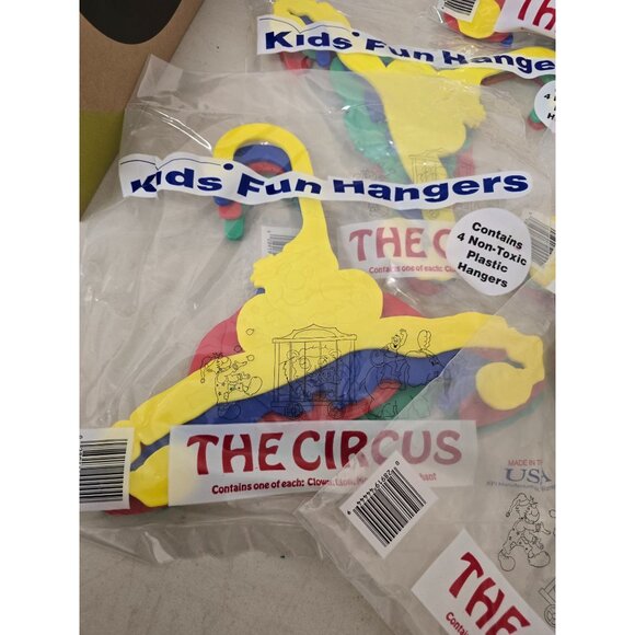 20 Kids Fun Hangers The Circus 4-Pack Non-Toxic Plastic Made in USA - Picture 2 of 9